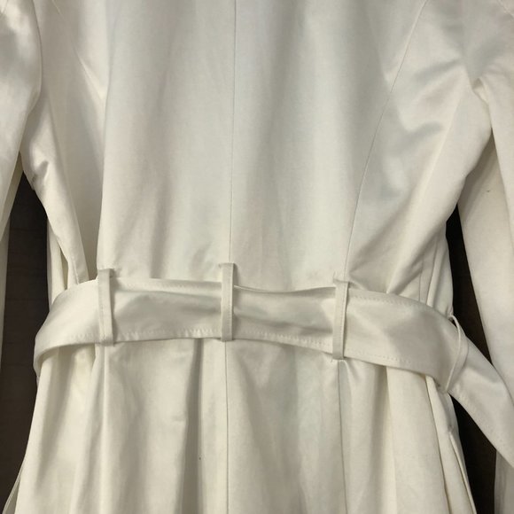 AUTHENTIC BEBE Gorgeous White Satin Lightweight Coat: Size M - Picture 10 of 14